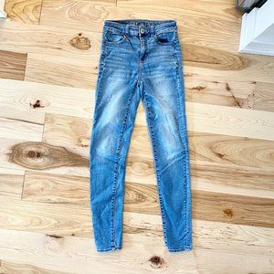 American Eagle Light Wash Skinny Jeans Size 4 Long